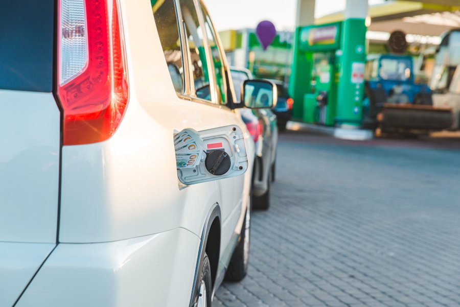 waiting for pay at the pump dispenser