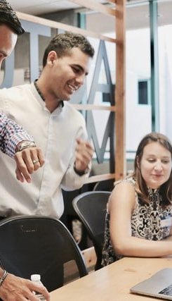 Employées dans une réunion