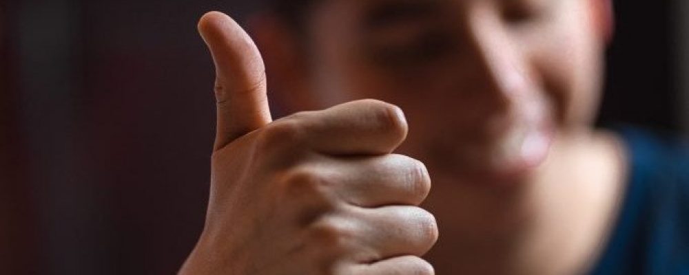 thumbs up customer complaints resolved